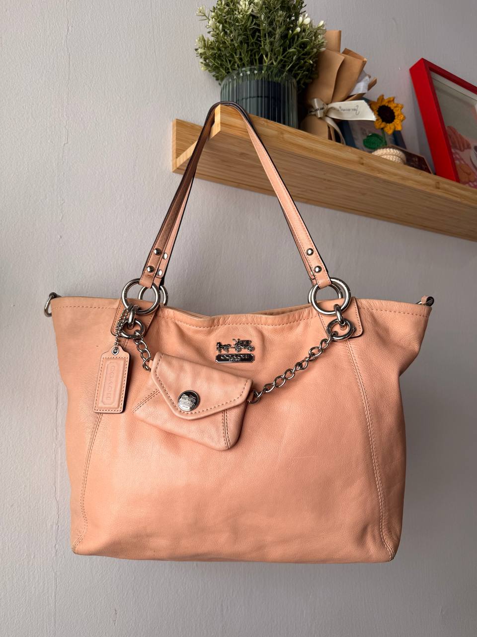 pink small pocket shoulder