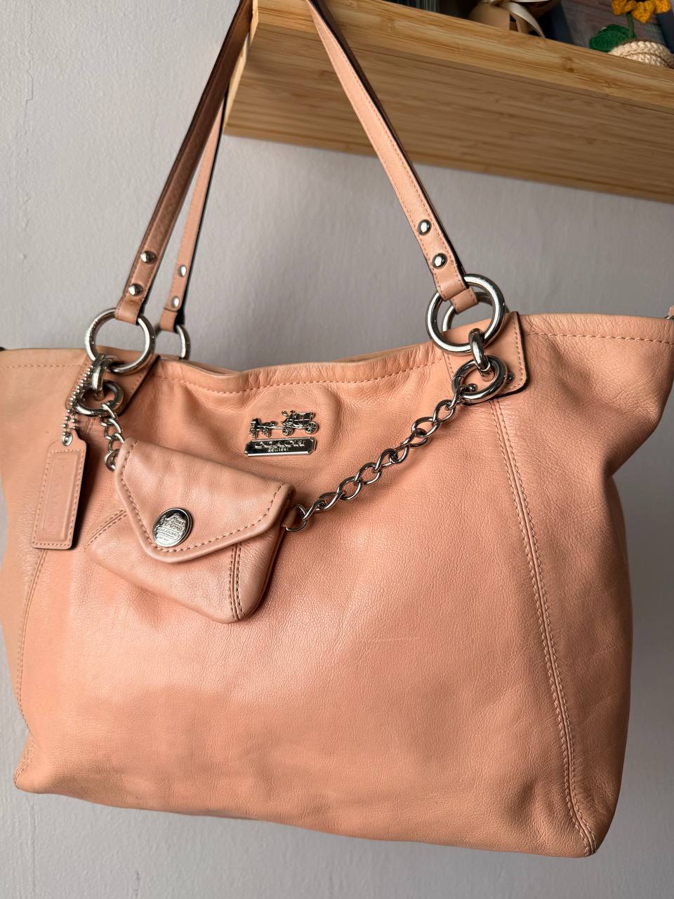 pink small pocket shoulder