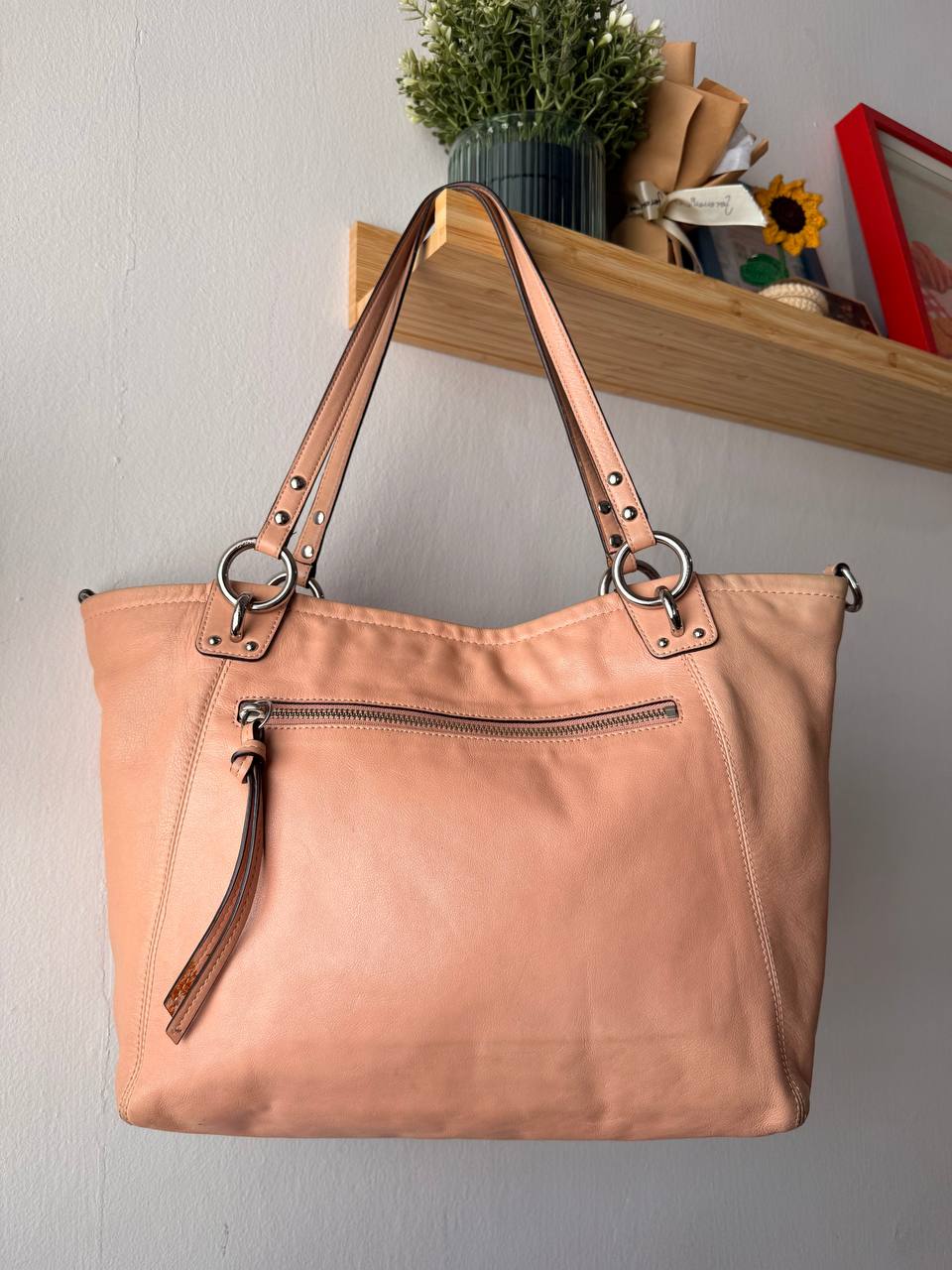 pink small pocket shoulder